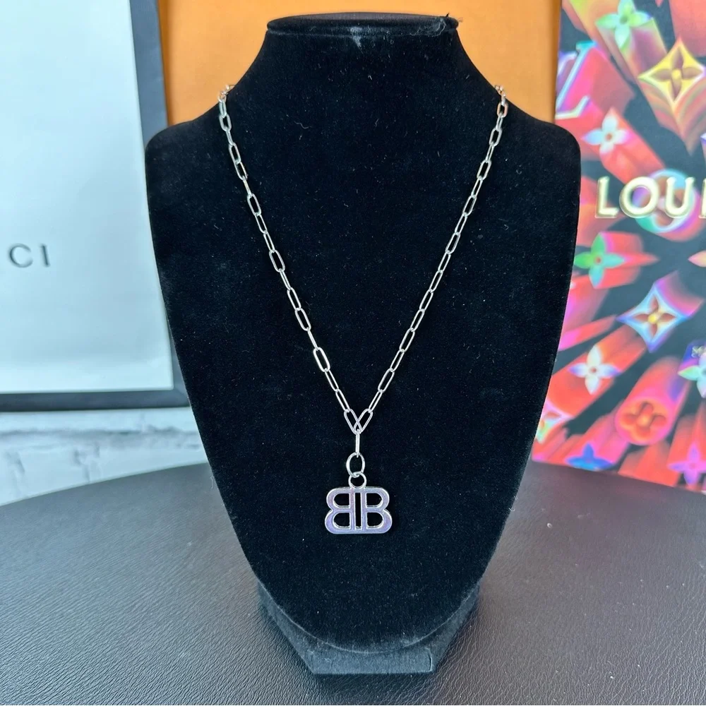 Hand-Crafted Necklace - Picture 1 of 2